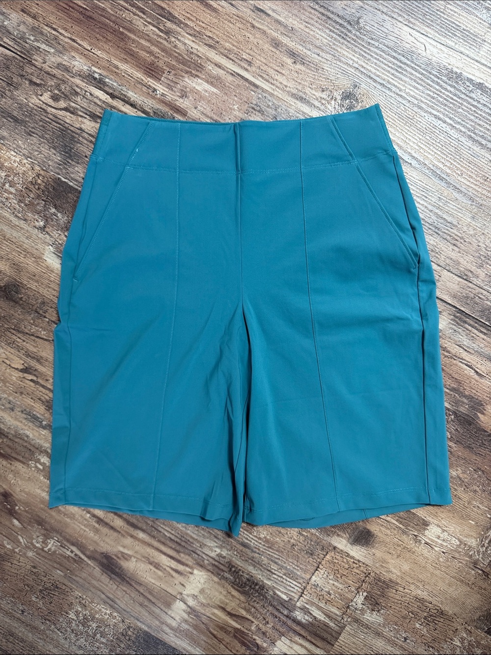 Women's Athleta Cosmic Bermuda Short Teal Blue Size 4